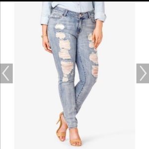 NWT Destroyed/ripped Forever 21+Boyfriend jeans